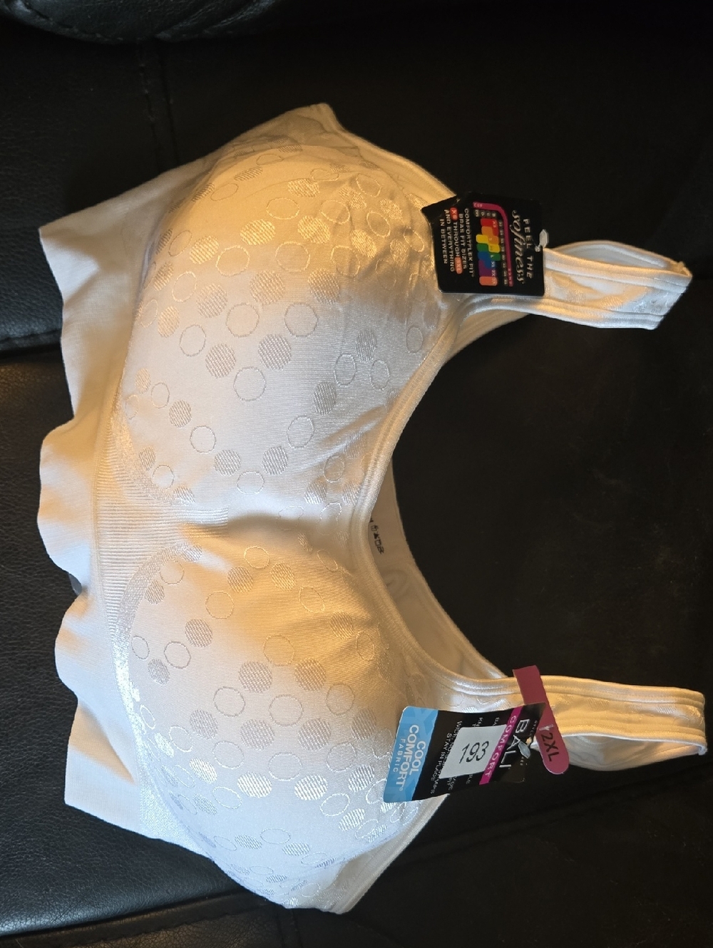 NWT Bali White Wireless Comfort Bra with Subtle Dot Texture